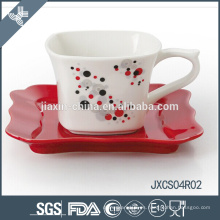 Taza y platillo de café cuadrados de la porcelana 180CC 12pcs, sistema de la taza del diseño de la astilla, sistema pequeño de la taza